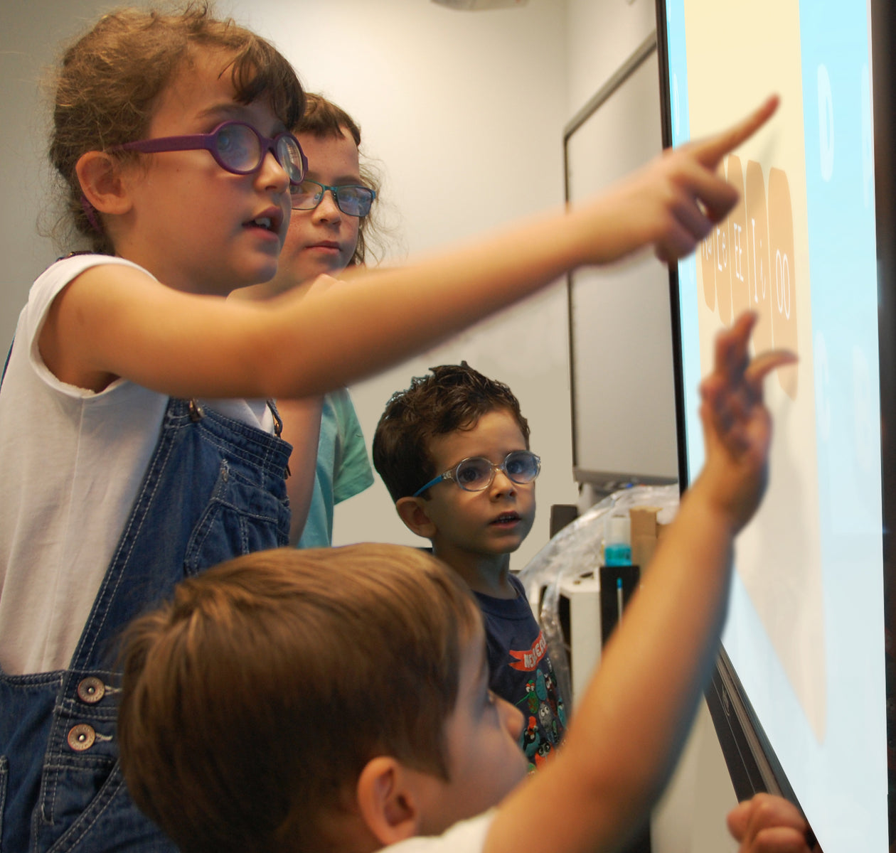 Newline LYRA 55" 4K Android 11, Interactive Touchscreen