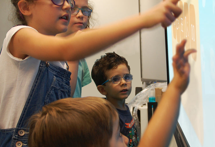 Student Using Touch Screen Education Touchscreen Displays – GMAV
